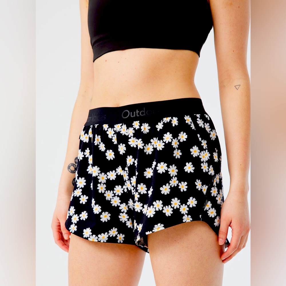 Outdoor Voices Daisy Relay Short